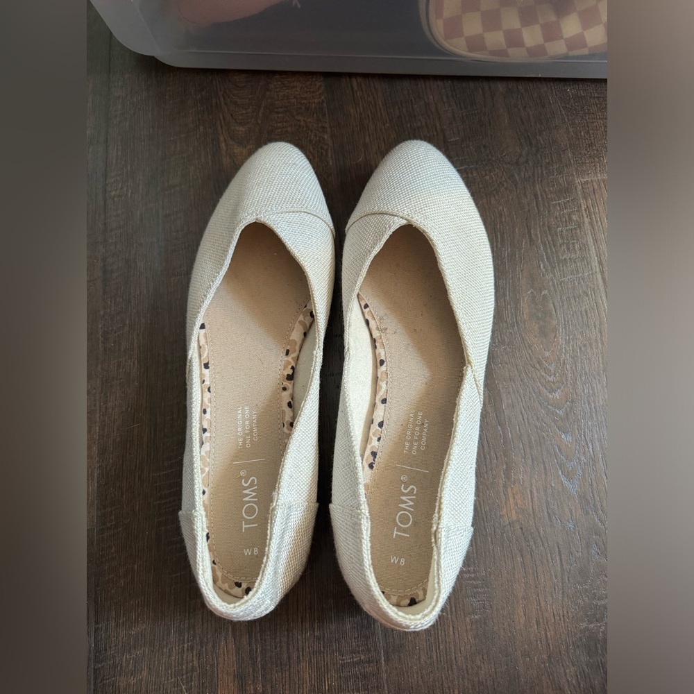 Toms flats- worn once